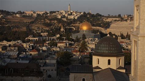 R­o­m­a­n­y­a­,­ ­İ­s­r­a­i­l­­d­e­k­i­ ­b­ü­y­ü­k­e­l­ç­i­l­i­ğ­i­n­i­ ­K­u­d­ü­s­­e­ ­t­a­ş­ı­m­a­y­a­c­a­k­